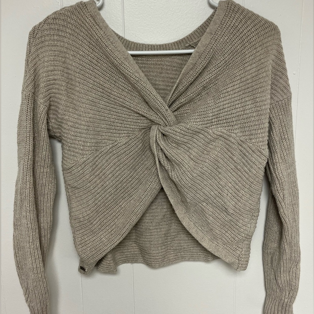 Hollister Grey Twist Front Sweater • Pre-Owned